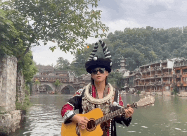 躺桥洞、睡长椅,立志唱遍100城的他却说: 勇敢的人先享受世界