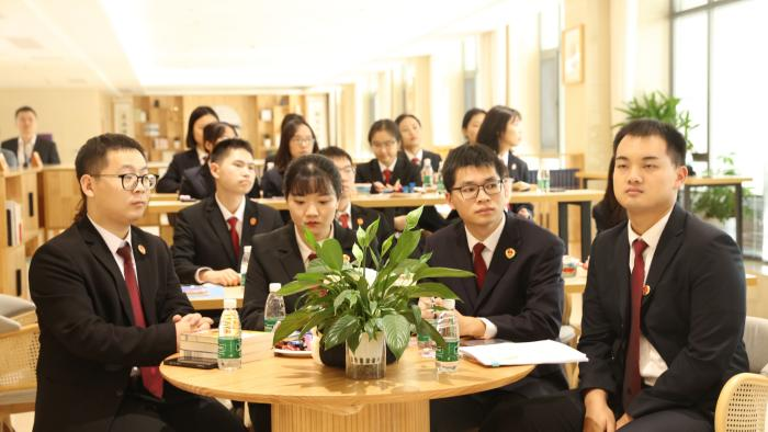 法治青春 同学共进：法检青年联动共赴一场“书香之约”