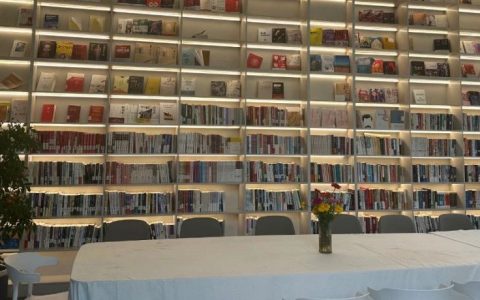 来神农书屋·南溪店：沉醉书香里