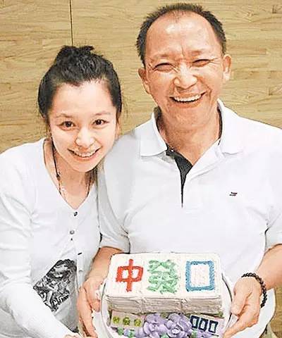 她宣布离婚，是果然被李靓蕾锤中了吗？