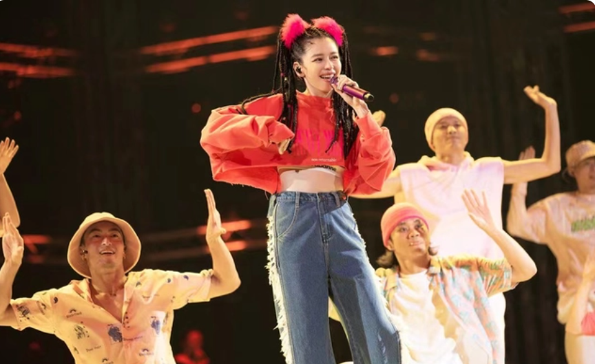 她宣布离婚，是果然被李靓蕾锤中了吗？