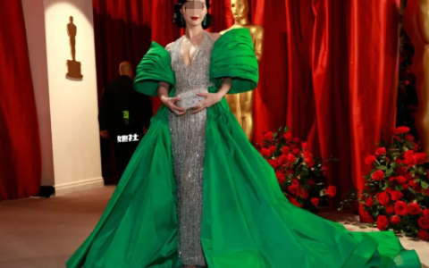 封杀5年后，范冰冰正式复出！网友：尺度之大，没眼看...