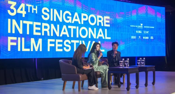 封杀5年后，范冰冰正式复出！网友：尺度之大，没眼看...