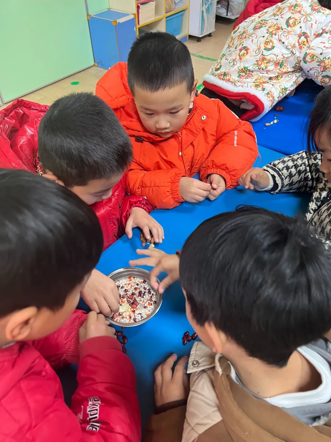 老河口市图书馆开展“喝碗腊八粥  快乐过新年”腊八寻年味传统文化主题活动