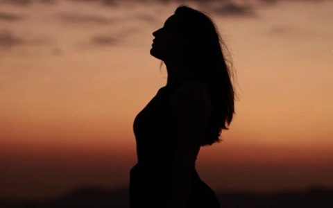 18岁黄多多被曝“正式出道”：黄磊的野心，藏不住了...