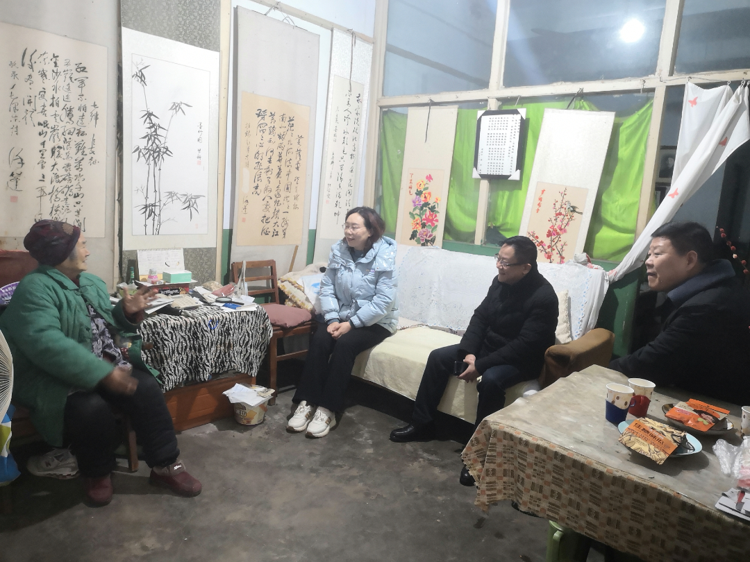 新春慰问，岁寒情暖！襄阳市图书馆节前慰问离退休老干部