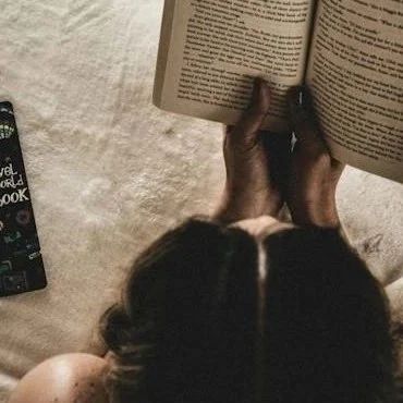 推书网推荐3本被翻烂的枕边书，每次翻开都有新感悟！