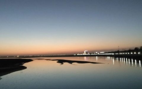 相聚有时，江湖雨灯