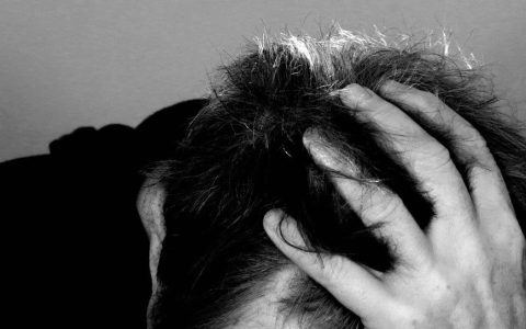 史铁生的每一本书都在9分以上：如果感到生活很苦，请一定要读他的这本经典名作《我与地坛》