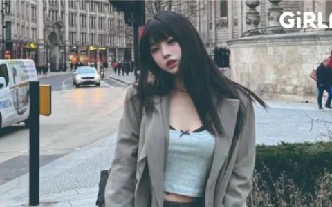 汪峰18岁女儿晒绝美身材被骂：谁允许你这么性感的？