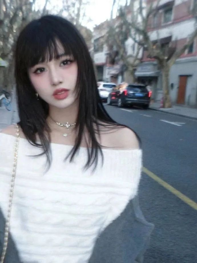 汪峰18岁女儿晒绝美身材被骂:谁允许你这么性感的?