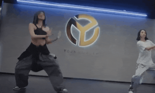 汪峰18岁女儿晒绝美身材被骂:谁允许你这么性感的?