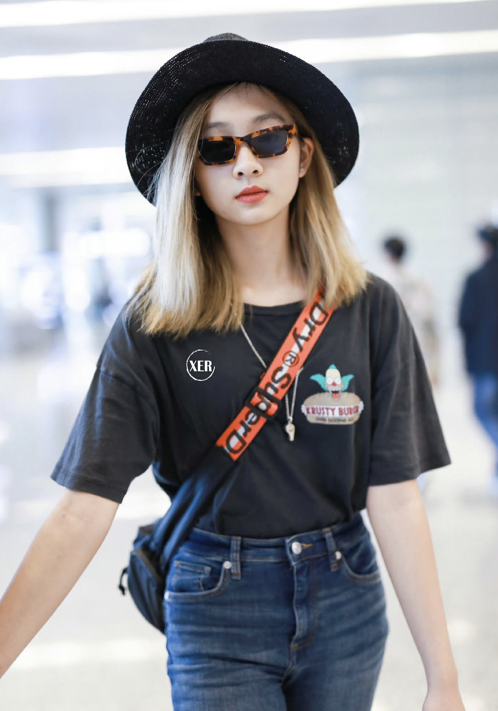 汪峰18岁女儿晒绝美身材被骂:谁允许你这么性感的?