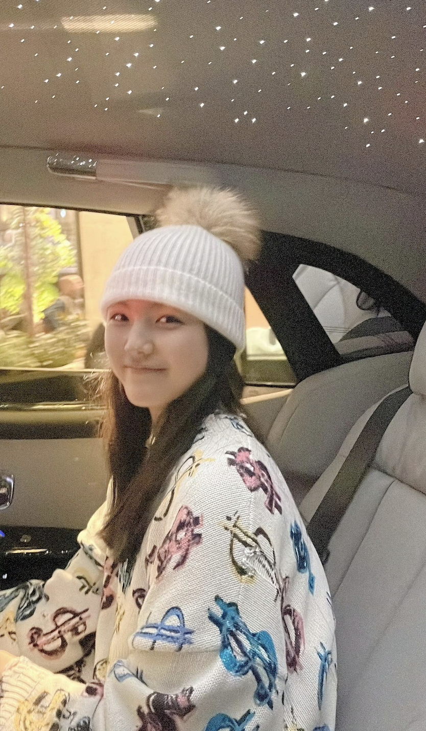 汪峰18岁女儿晒绝美身材被骂:谁允许你这么性感的?