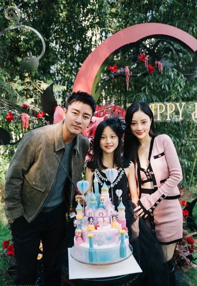 汪峰18岁女儿晒绝美身材被骂:谁允许你这么性感的?