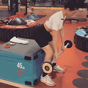 多肉版“Angelababy”走红，网友：00后发育得也太猛了！