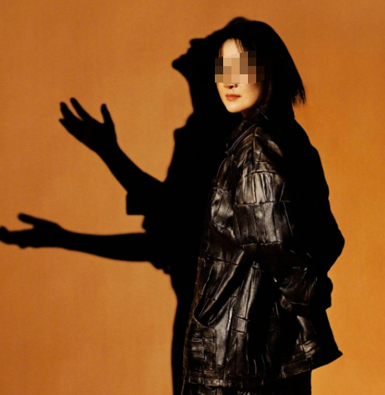 贾玲被质疑体重反弹!最新机场生图流出,网友傻眼:根本认不出了...