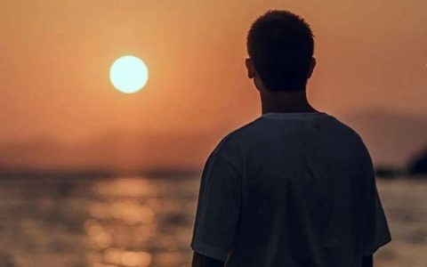 湖南14岁少年“反杀”校霸，这是我今年看过最解气的案例！