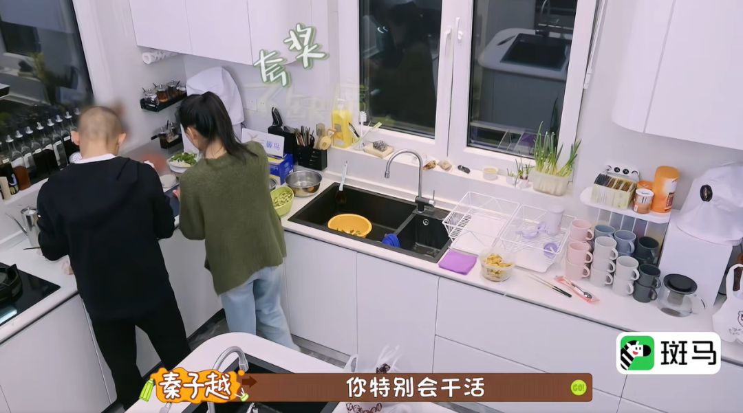 比李嘉欣还爽的内娱阔太：每月拿300万生活费，把老公当儿子哄……