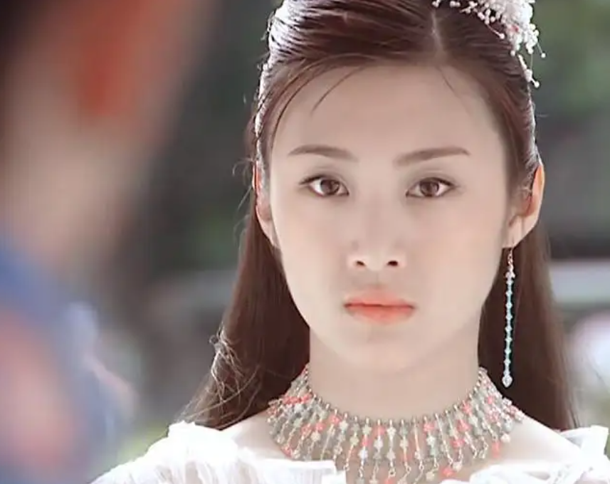 比李嘉欣还爽的内娱阔太：每月拿300万生活费，把老公当儿子哄……