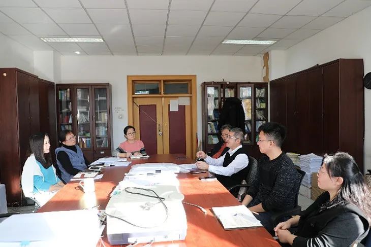 10年断货、盗版被抢光!《中华古诗文读本》这本书究竟有多牛?