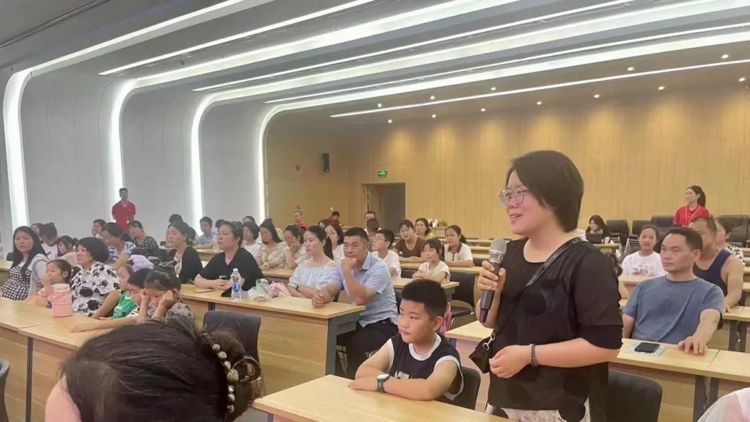 襄阳市图书馆作家零距离!揭秘AI如何重塑阅读体验