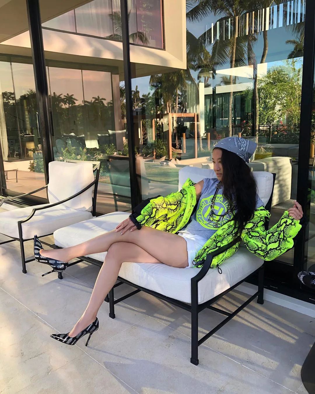 73岁"少女"撩走35岁肌肉小野兽,网友:这身材我沦陷了