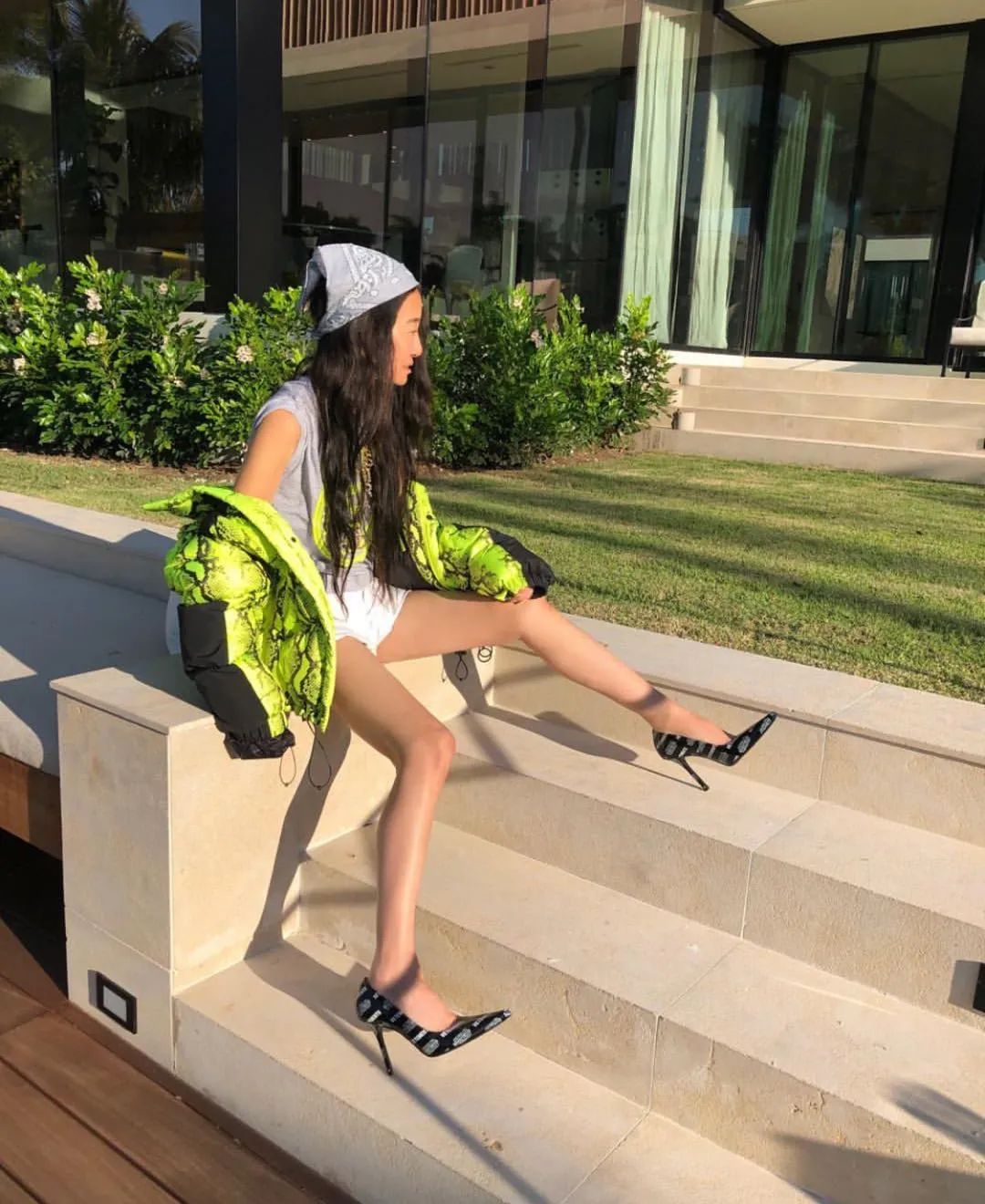 73岁"少女"撩走35岁肌肉小野兽,网友:这身材我沦陷了