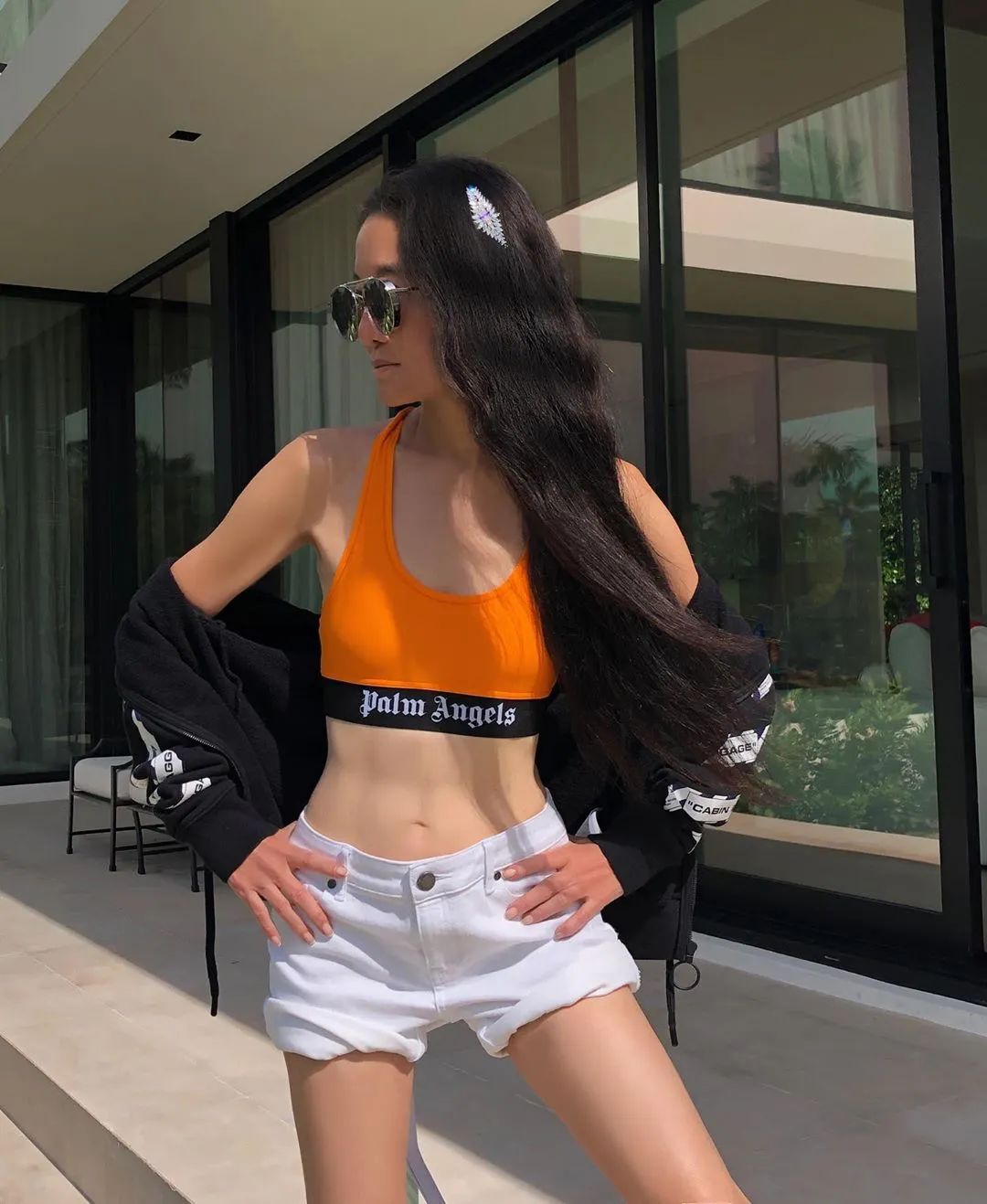 73岁"少女"撩走35岁肌肉小野兽,网友:这身材我沦陷了