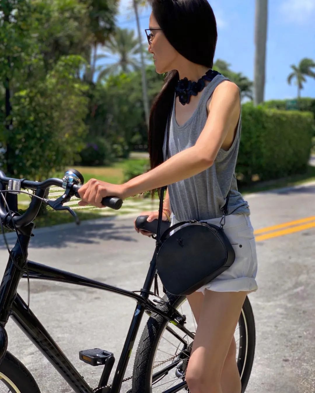 73岁"少女"撩走35岁肌肉小野兽,网友:这身材我沦陷了