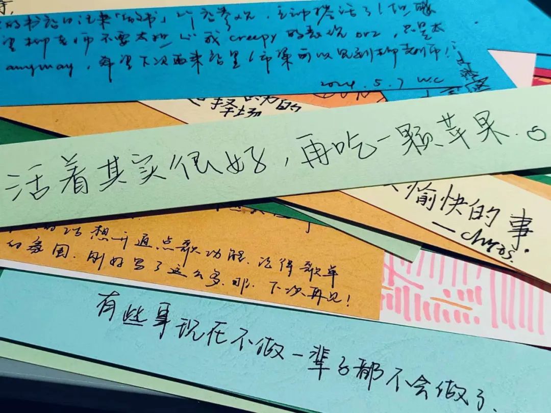 选自己喜欢的书来卖,是我在书店打工最大的乐趣