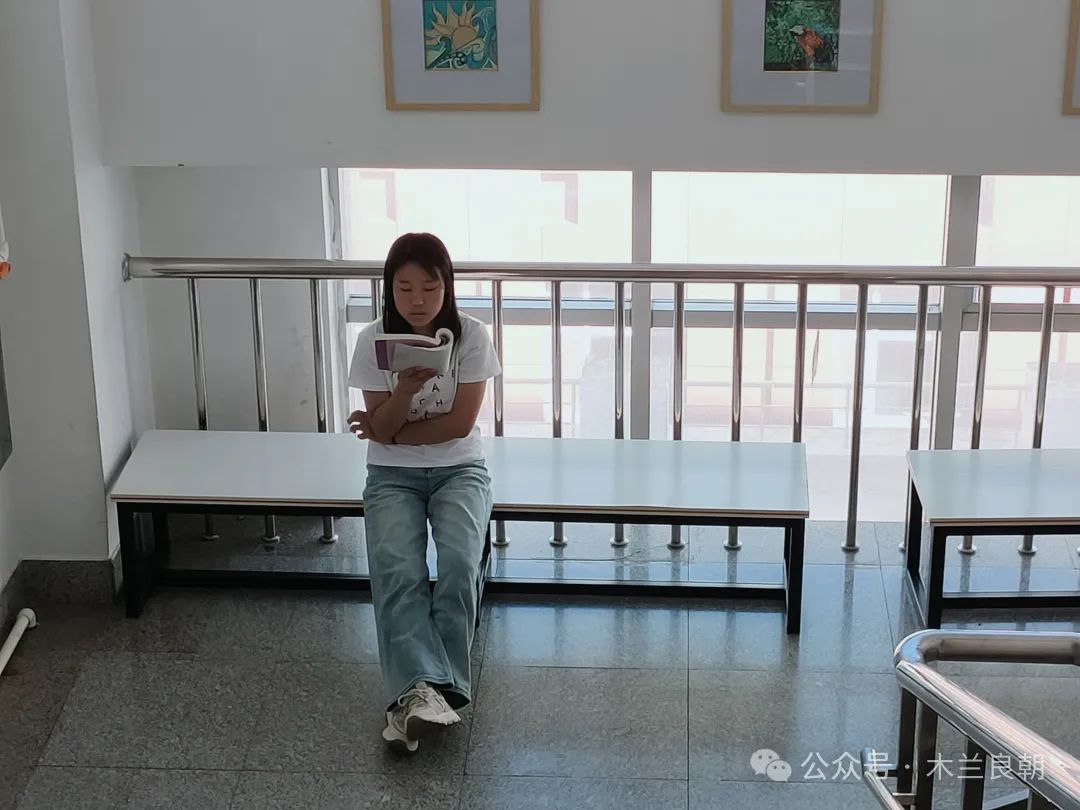 在白师，奋战在图书馆里的学子们