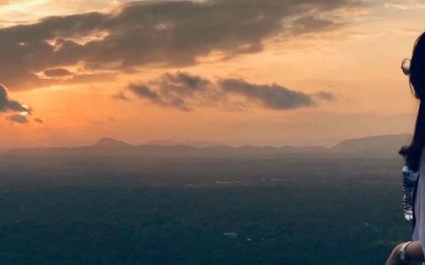 揽过晨曦，便懂得光的温暖