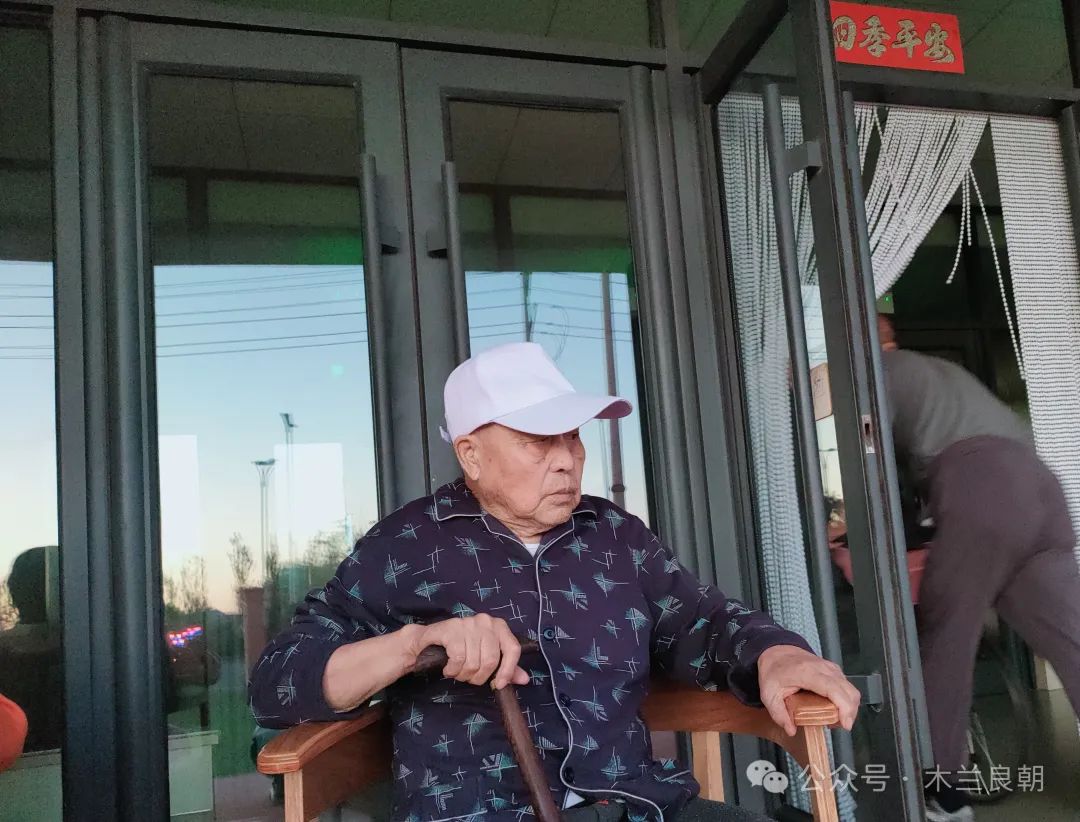 老父在颐年：吃鸭子不能飞