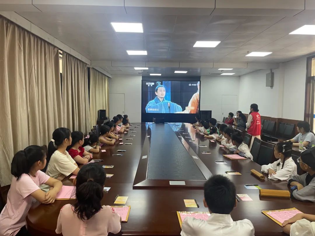 十堰市图书馆联合楚天数字书院十堰分院举办“致敬先贤”孔子诞辰日主题活动