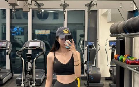 00后女大健身日常