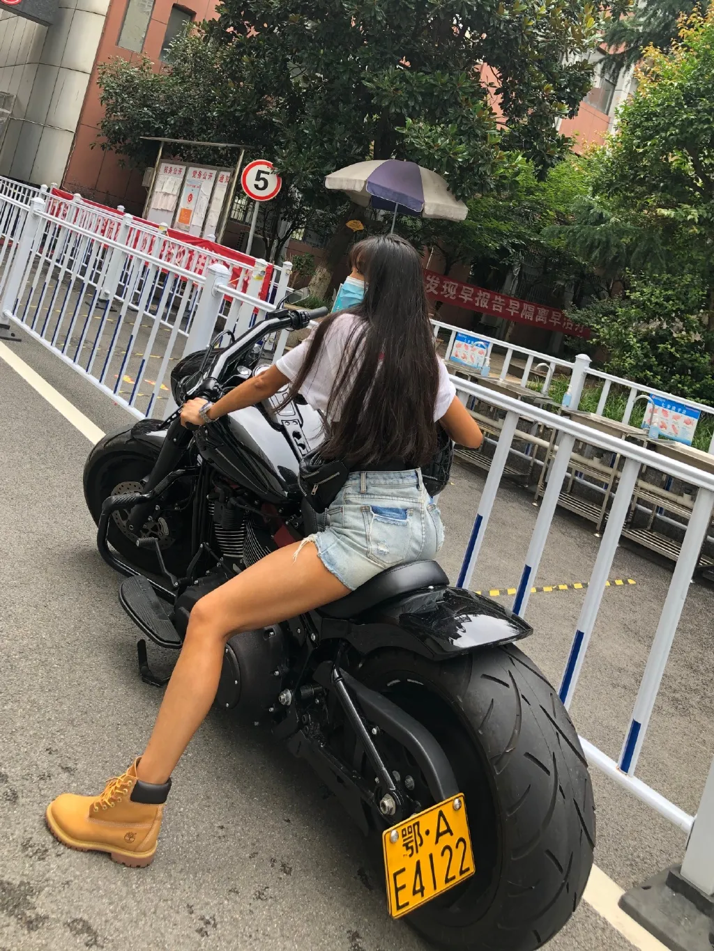 武汉95后体育老师化身“比基尼女神”,这身体我馋了...