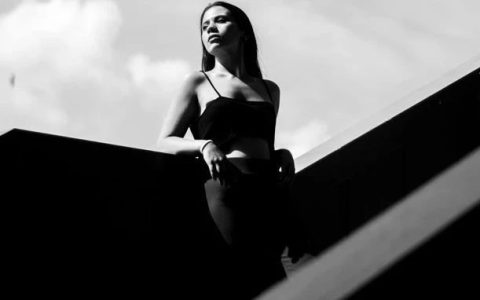 月薪1万8，上海富人区保姆日程曝光：这年头，钱真不好挣...