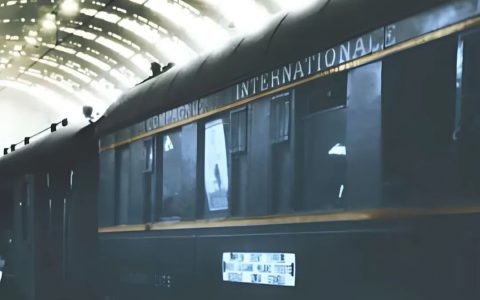 推书网2024年10月16日电子书分享：蓝色列车之谜、正念心理学、焚身以火