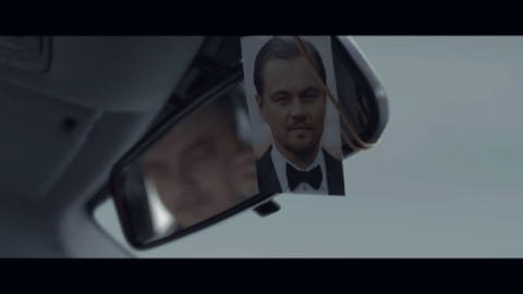 俄罗斯大叔因为长相神似小李子而爆火，几年后他却入不敷出，甚至为了钱走上战场…