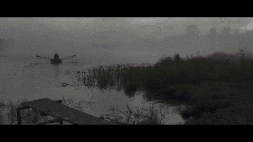 俄罗斯大叔因为长相神似小李子而爆火，几年后他却入不敷出，甚至为了钱走上战场…