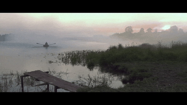 俄罗斯大叔因为长相神似小李子而爆火，几年后他却入不敷出，甚至为了钱走上战场…