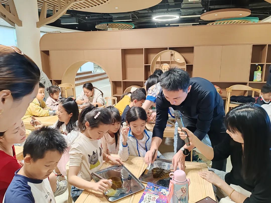 赤壁图书馆“千里江山·叶画艺术展——探索自然的脉络”活动(第二期)预告