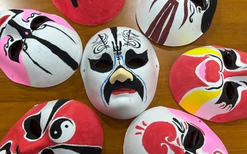 房县图书馆脸谱 DIY活动：传承国粹 绽放童趣