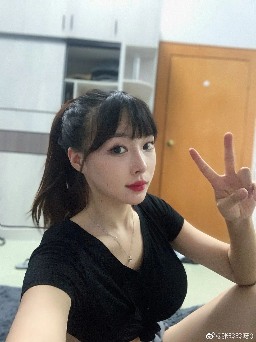 柳岩的胸+许晴的臀,她可真让人上头...