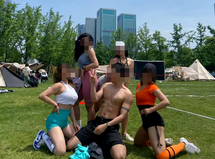 飞盘热度未息，橄榄球辣妹又上场，网友：“媛媛不断”？