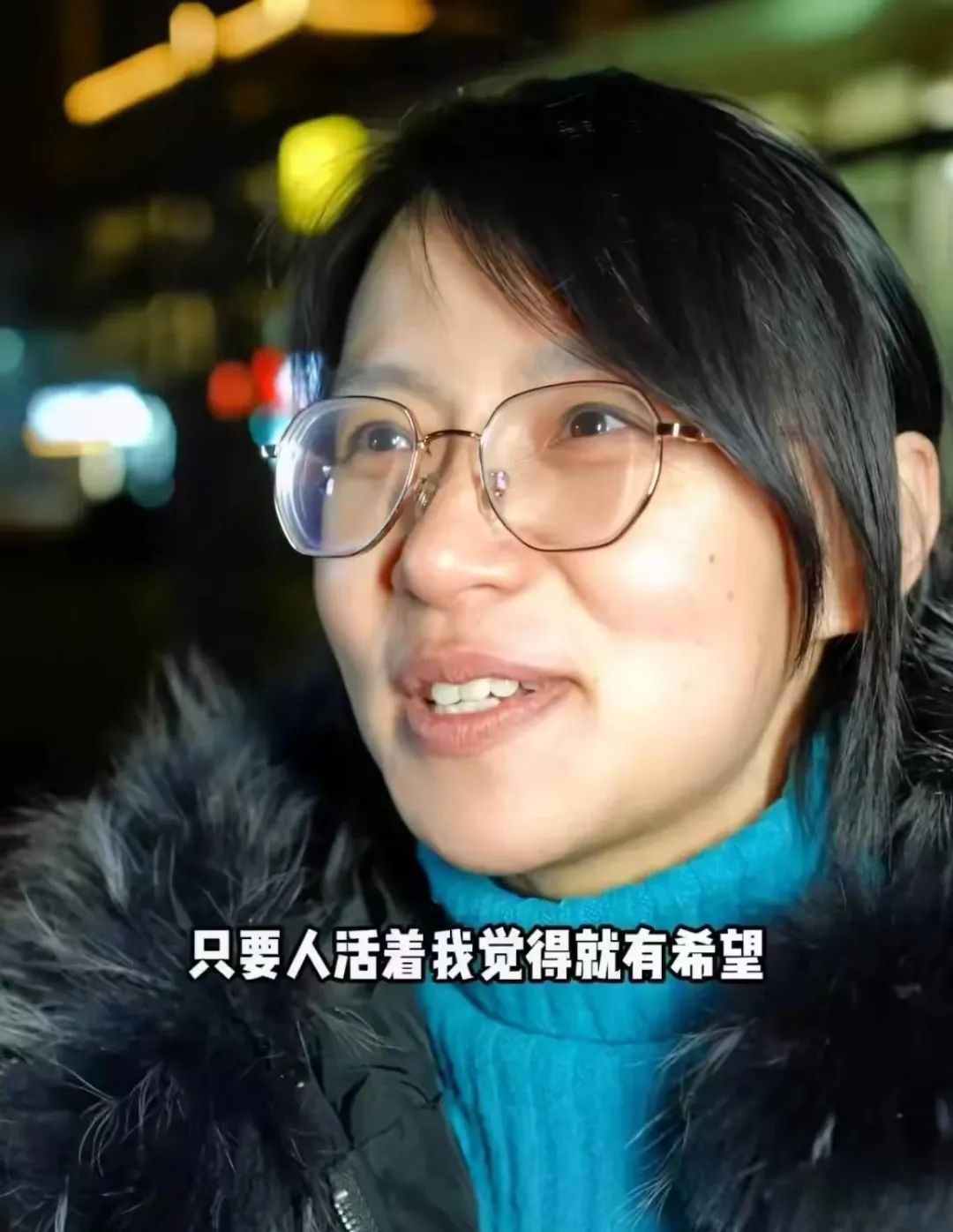 河南博士妻子陪丈夫摆地摊上热搜,网友:这就是现实版《凡人歌》!