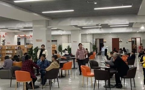 咸安区图书馆延迟闭馆助力桂花文旅主题展演