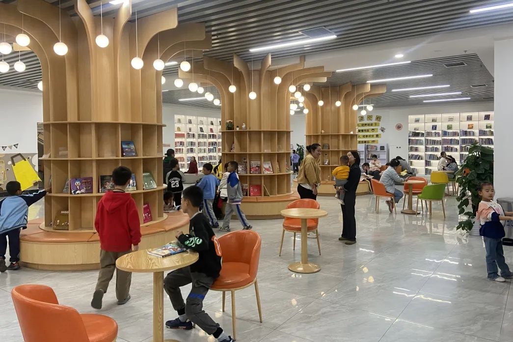 咸安区图书馆延迟闭馆助力桂花文旅主题展演