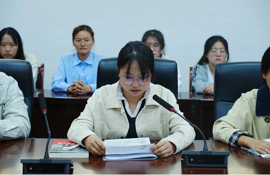 黄冈职业技术学院图书馆举办“学习贯彻二十届三中全会精神”专题读书分享会